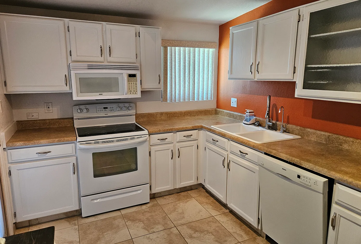2 bed, 1175 sqft, $1,750 — Photo 4