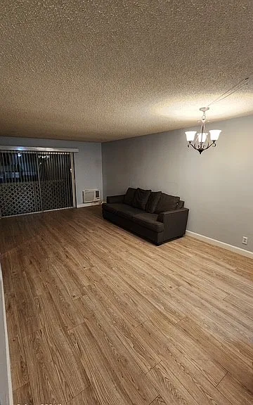 Living Room/Space