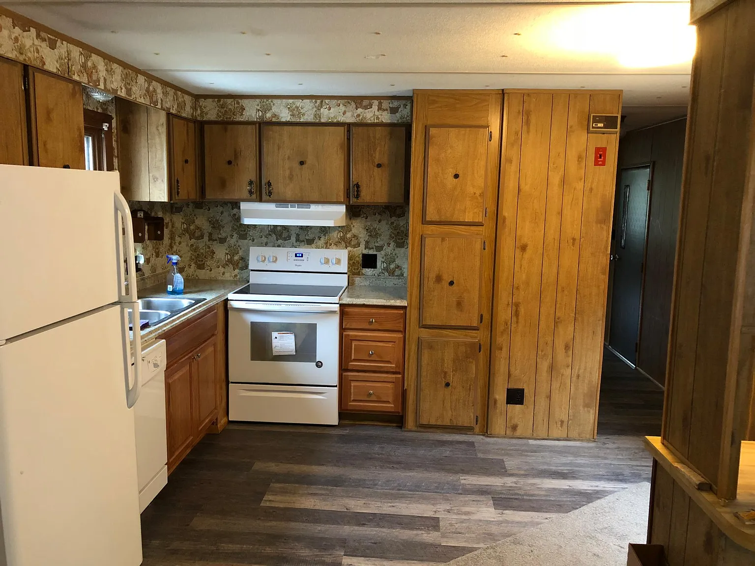 2 bed, 1.5 bath, 980 sqft, $1,350 — Photo 2
