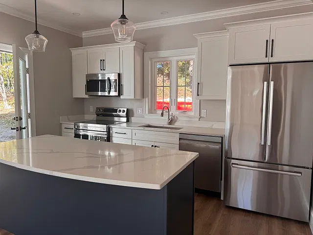 2 bed, 900 sqft, $3,500 — Photo 2