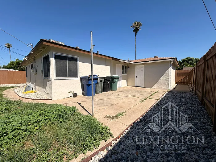 3412 Humboldt Way — Photo 12