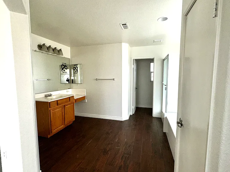 14073 Mare Ln — Photo 10