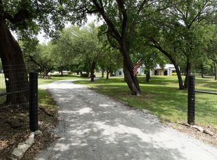 853 County Road 2215, Decatur, TX 76234