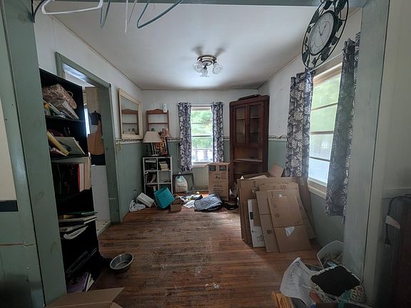 5th image of 308 E Dock St