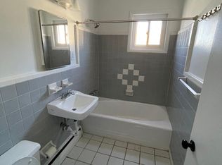 815 4th Ave APT 2, Essington, PA 19029