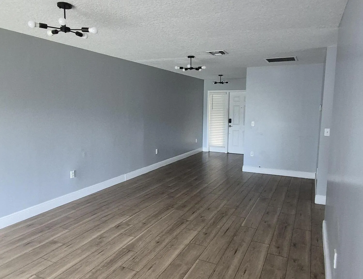 5837 Tyler St — Photo 3