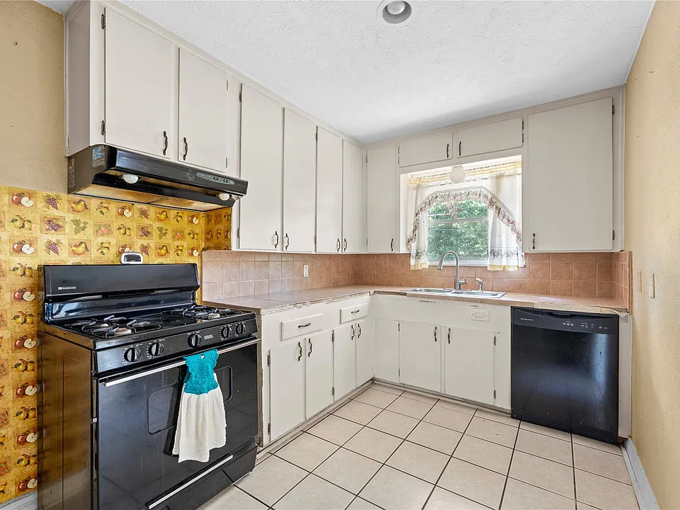 1504 Harris Ave