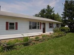 1367 Dill Rd NE #3, Bloomingburg, OH 43106