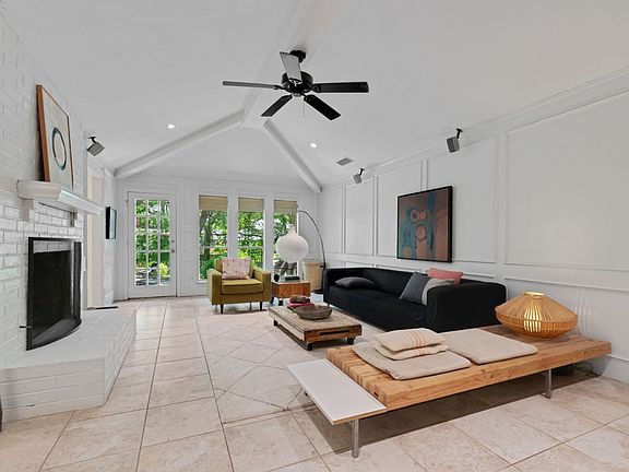 3rd image of 3004 Foxboro Dr