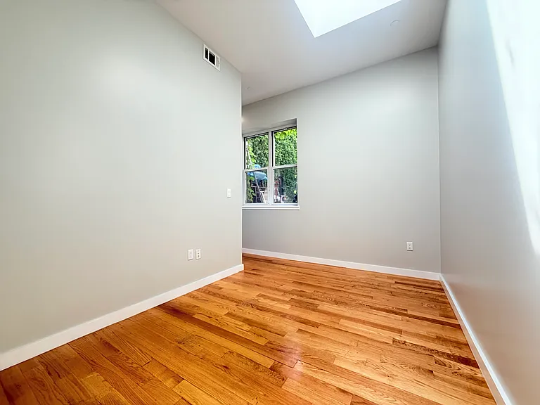 210 Lewis Ave #1B — Photo 8
