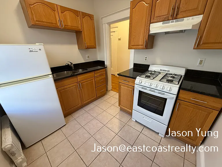 93 Kilmarnock St #12 — Photo 4