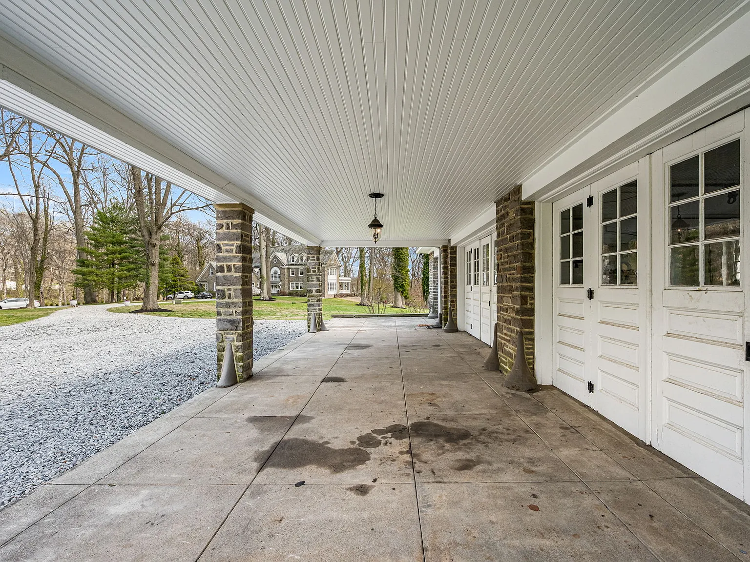 2 bed, 2200 sqft, $2,100 — Photo 3