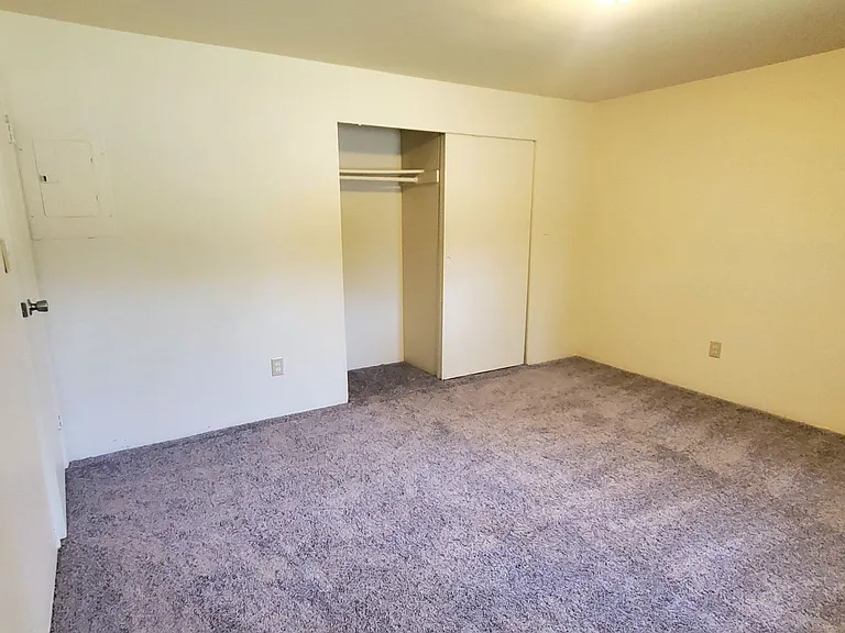 Fairview Apartments — Photo 10