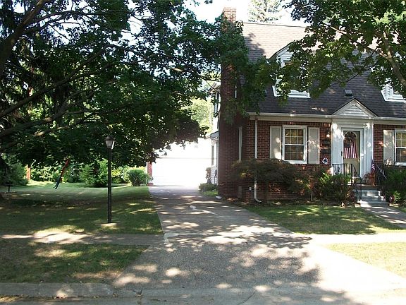 4th image of 6528 Winona Ave