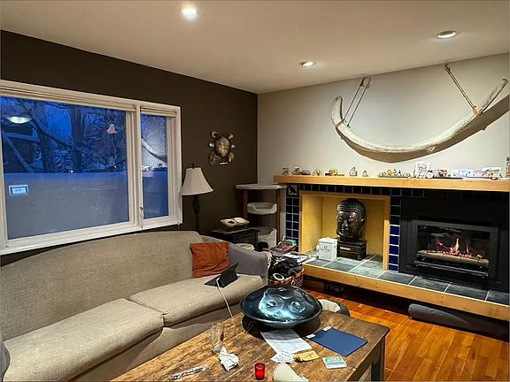 living room area upstairs with classic Alaskan decor