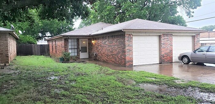 1st image of 311 Briar Cir W