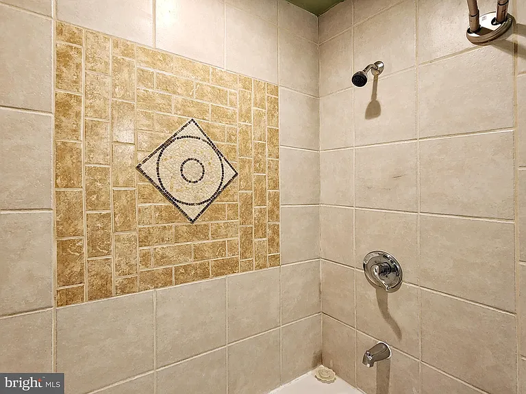 8245 Wycliffe Ct — Photo 24