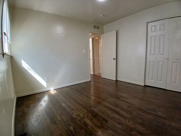 4th image of 78 E Yale Ave
