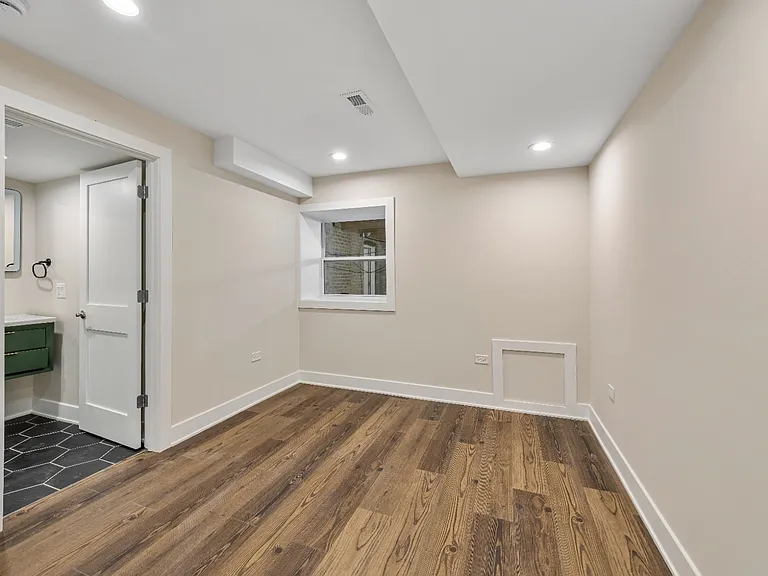 2257 N Sawyer Ave #G — Photo 15