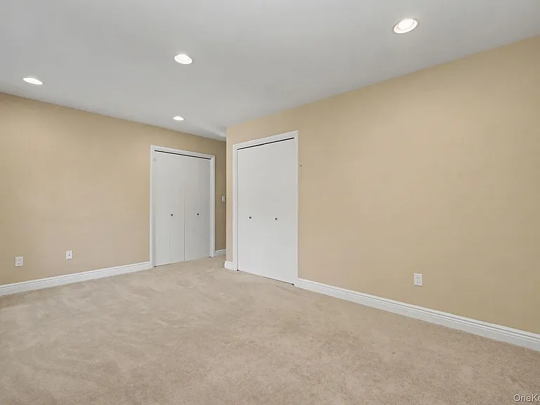 212 Old Farm Ln — Photo 21