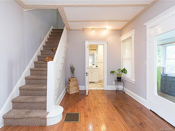 Foyer to full bathroom