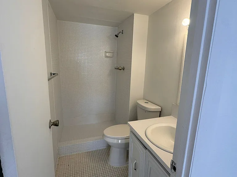 488 NE 165th St #616-1 — Photo 6