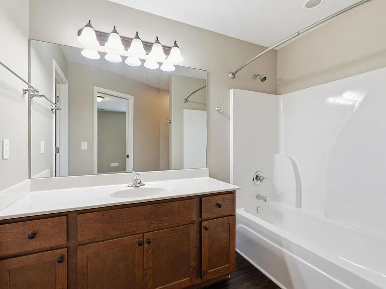 2545 Milsom Ln — Photo 14