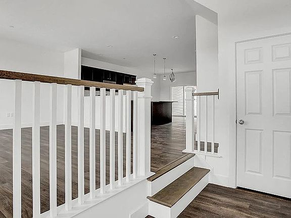 3rd image of 119 Despina Dr