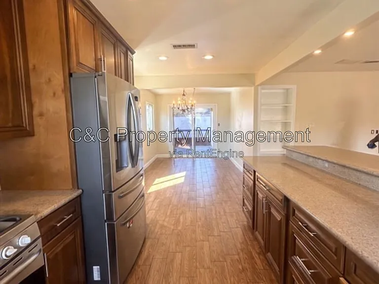 15433 Ector St — Photo 5