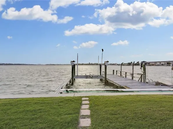 4598 Clearwater Harbor Dr S, Largo, FL 33770
