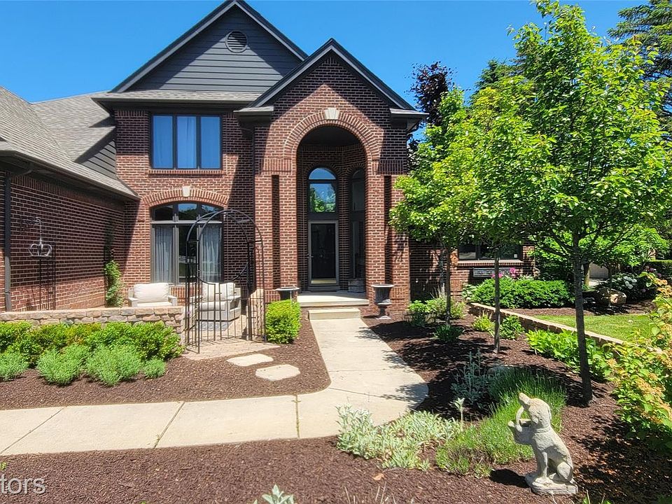 1st image of 1270 Gleneagles
