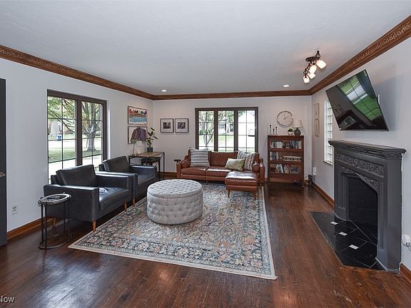 3rd image of 2624 Lakeview Ave