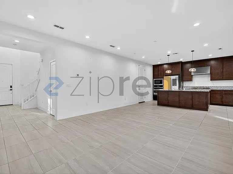 665 N Amarone Dr — Photo 7