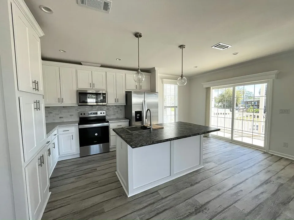 115 N Lake Dr #804