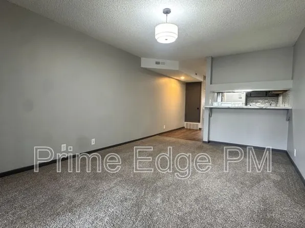 1121 N 28th St, Lincoln, NE