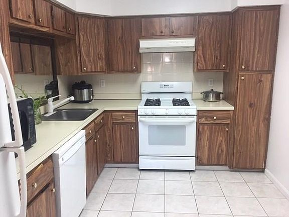 5th image of 308 Willowbrook Dr #308