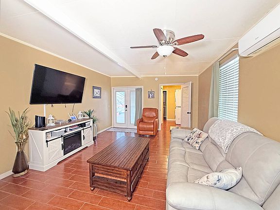 2nd image of 332 Club Cove Dr