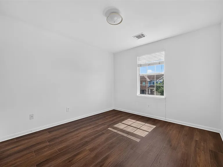 8126 Montague Manor Ln — Photo 33