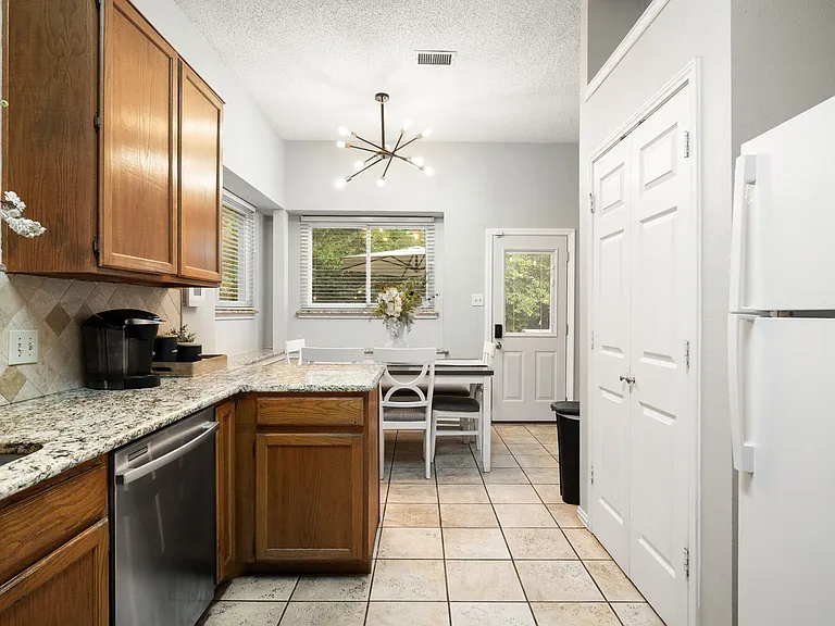 4143 Norway Ln — Photo 20