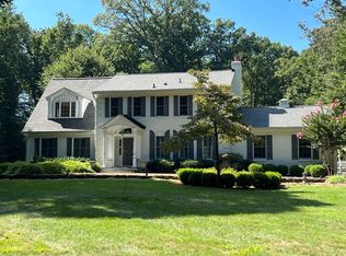 629 Utterback Store Rd, Great Falls, VA 22066