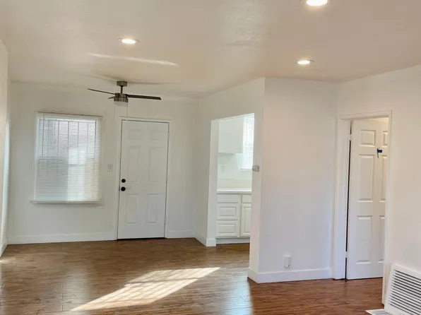 3320 1/2 W 77th St, Los Angeles, CA 90043