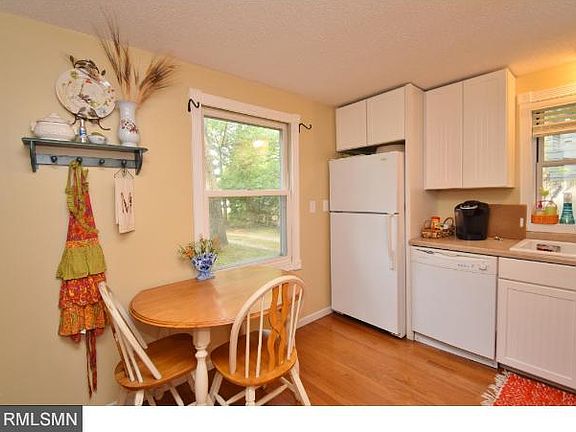 4th image of 8823 Lincoln St NE