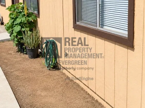210 S C St APT C, Porterville, CA 93257