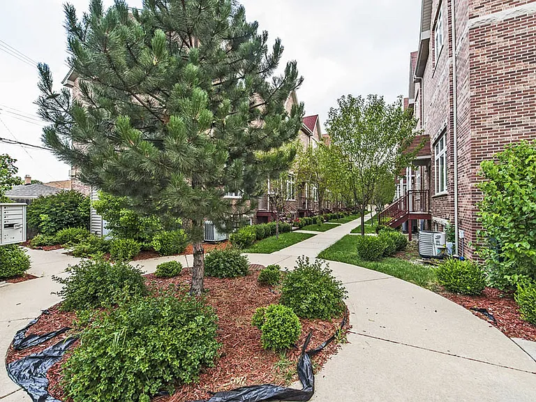 3601 W 53rd St — Photo 25