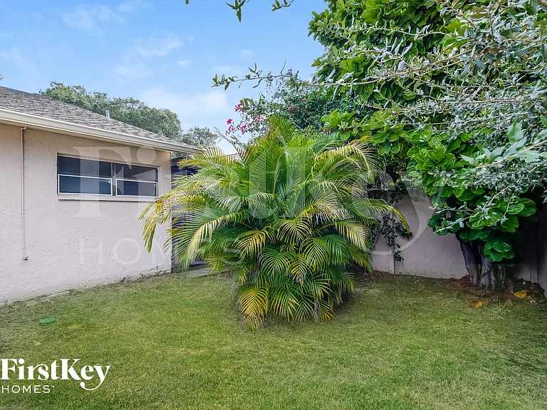 8006 La Serena Dr — Photo 15