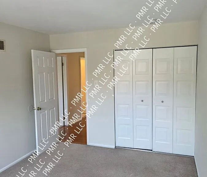 106 Sycamore Ct #1 — Photo 32