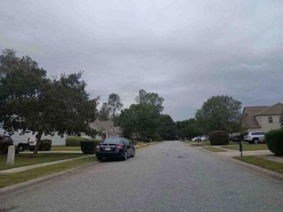 Exterior Neighborhood (street photo)