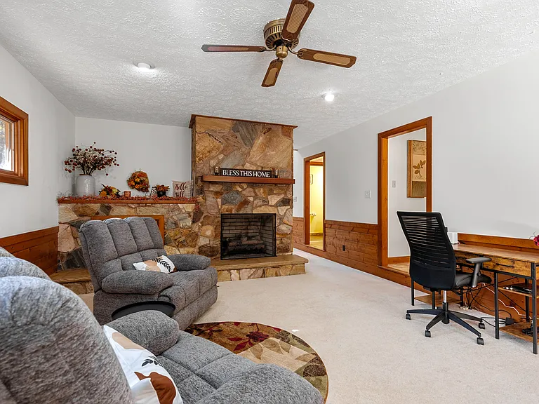 8300 Saint Peters Ln — Photo 5