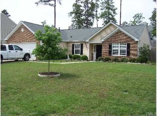 525 Birchtree Valley Ct, Fuquay Varina, NC 27526