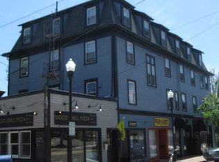 60 Wallingford Sq #202, Kittery, ME 03904